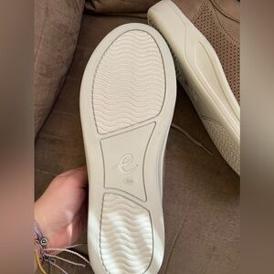 NEW women’s sneakers size 9